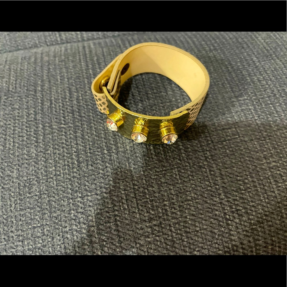 Leather bracelet